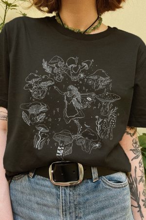 Mushrooms Fairy Printed Casual Oversized T-Shirt-black